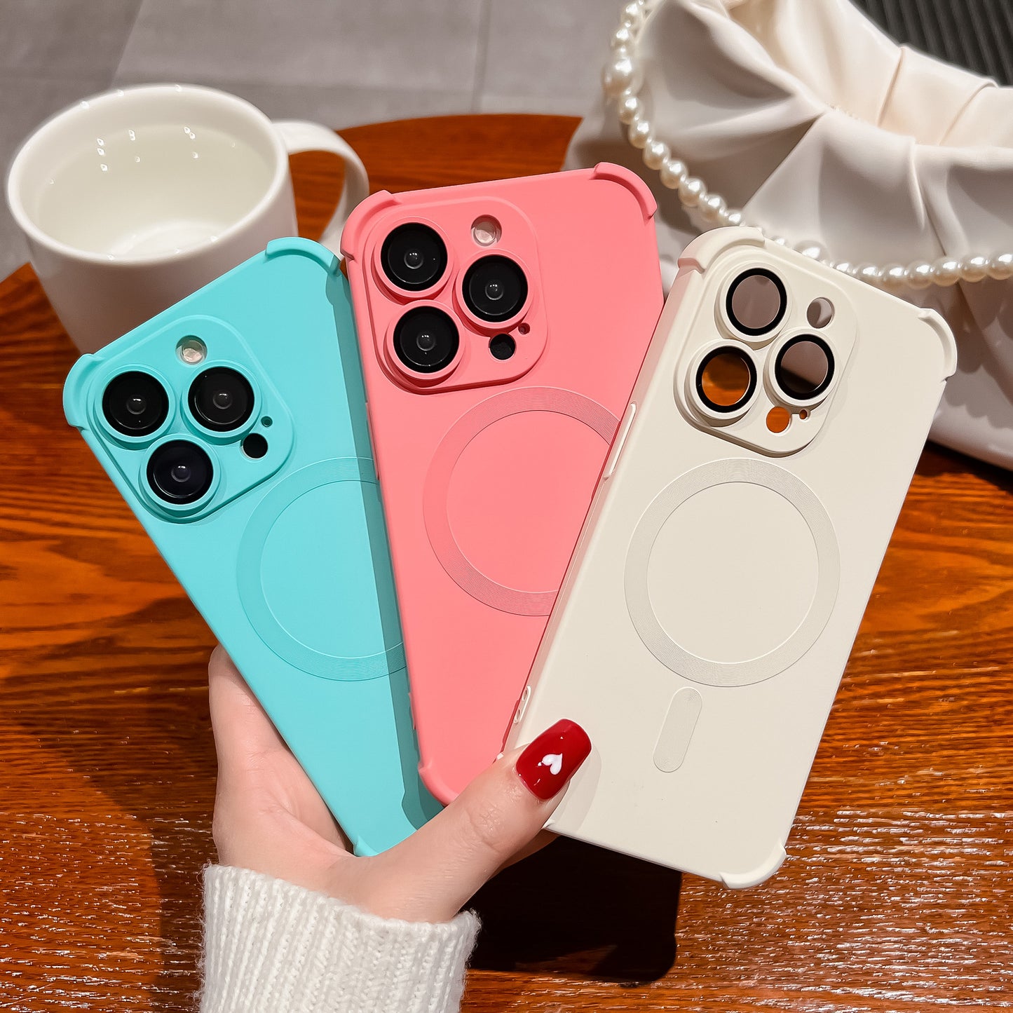 '' Protect Me'' Anti-Fall Skin-sensitive Magnetic Case